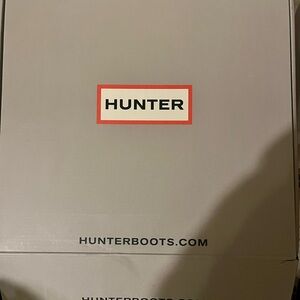 I  have some Hunter Boots for women size 7M all black